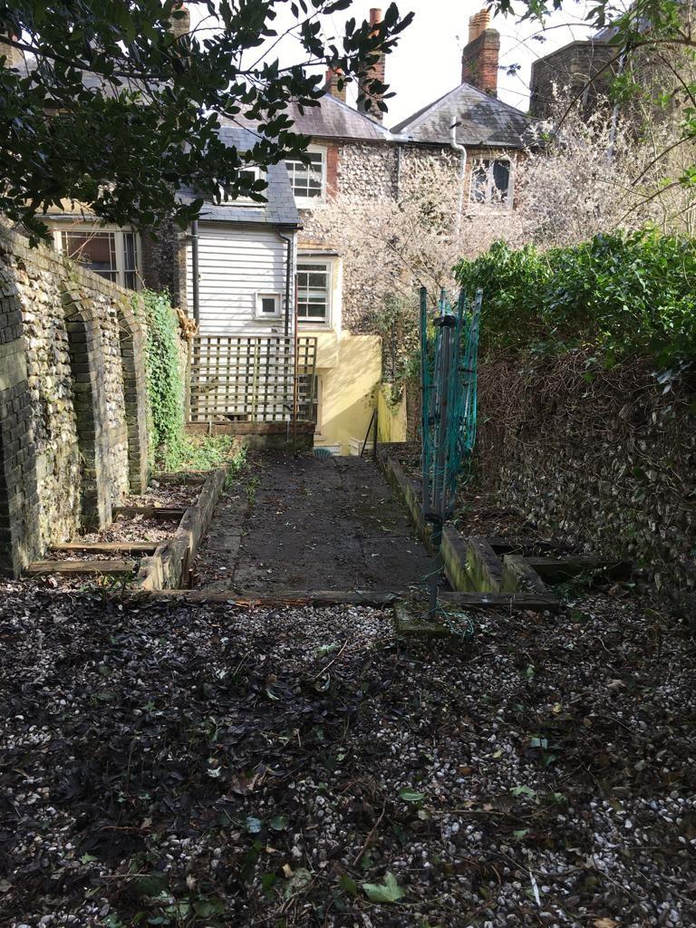 Lot: 52 - VACANT FOUR STOREY PROPERTY WITH POTENTIAL - Garden looking towards property